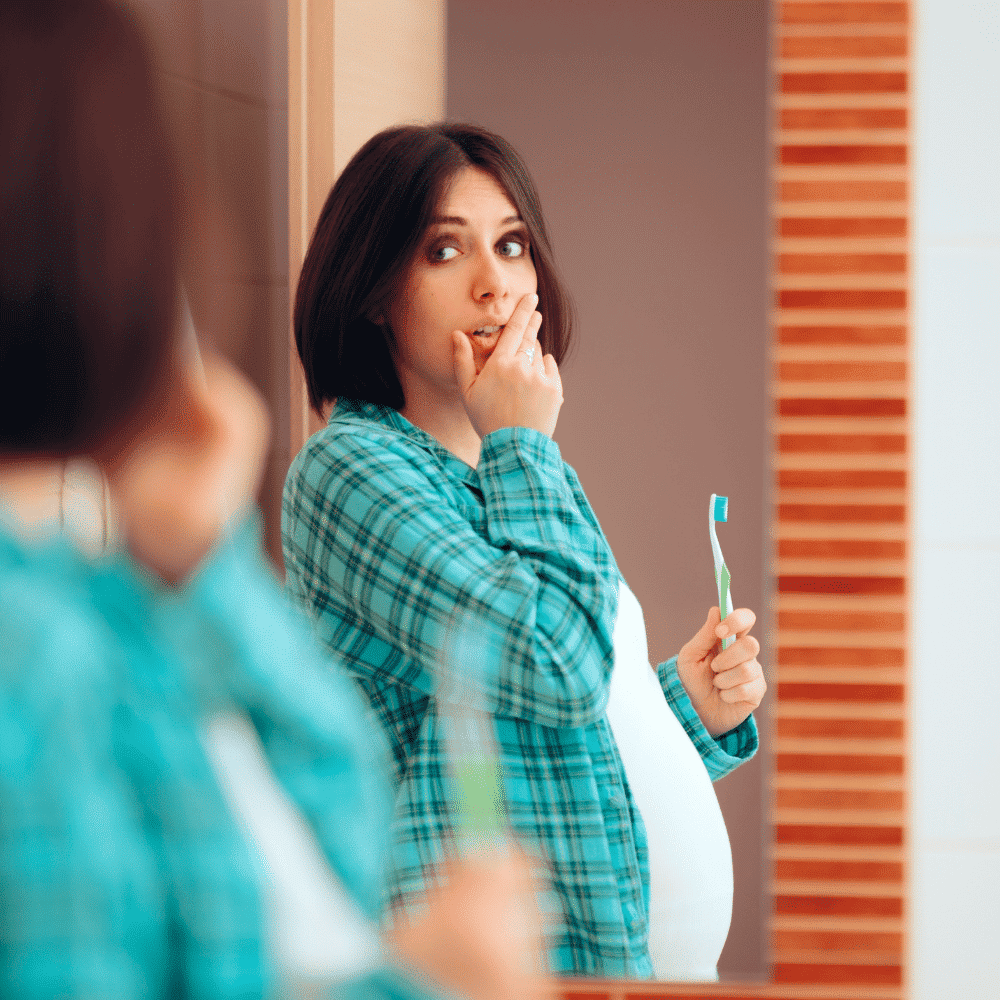 Mang thai ảnh hưởng đến sức khỏe răng miệng 