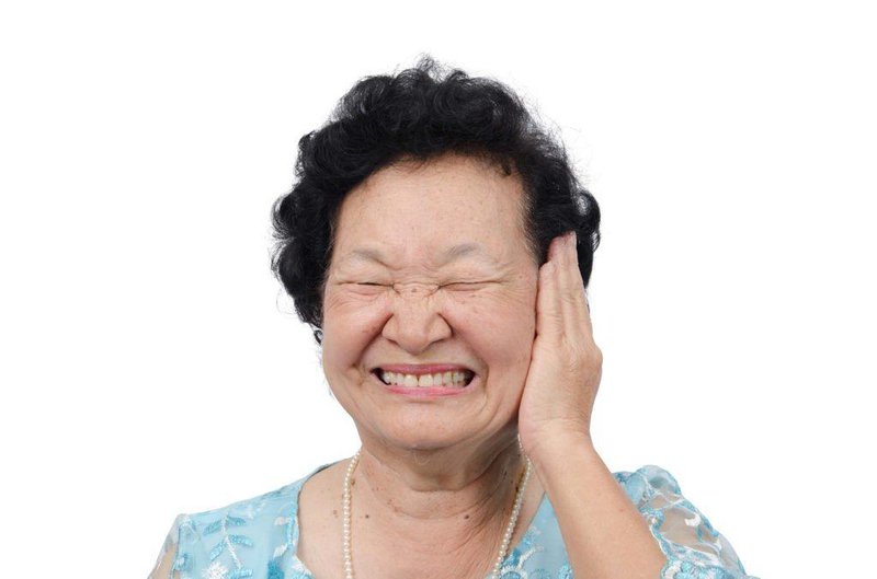 Các dấu hiệu thủng màng nhĩ 1 thủng màng nhĩ