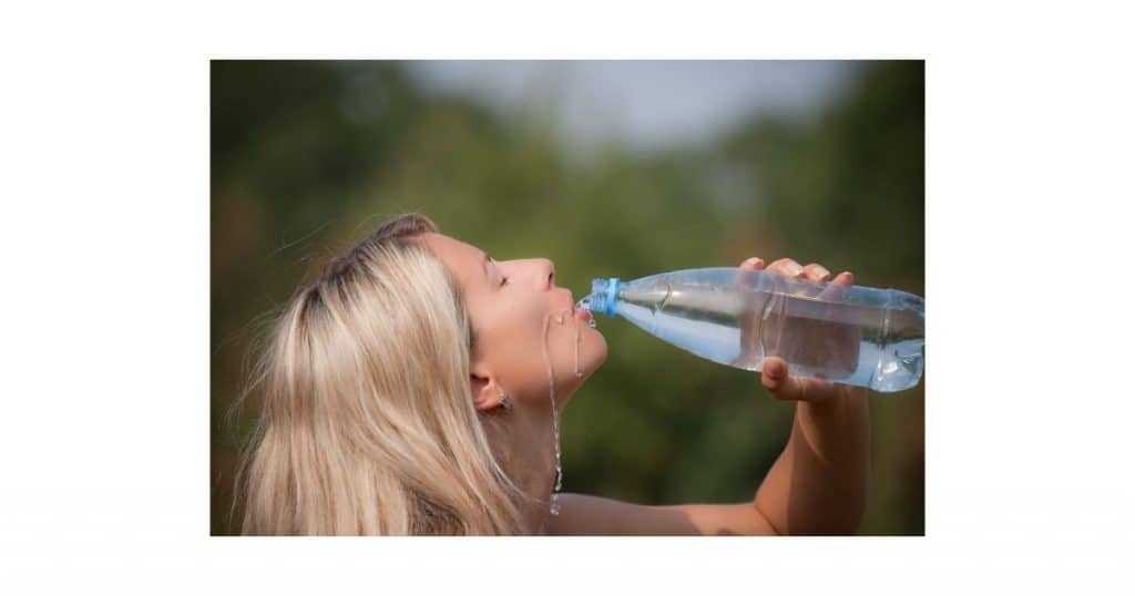 Rối loạn tiêu hóa 7 uong nhieu nuoc
