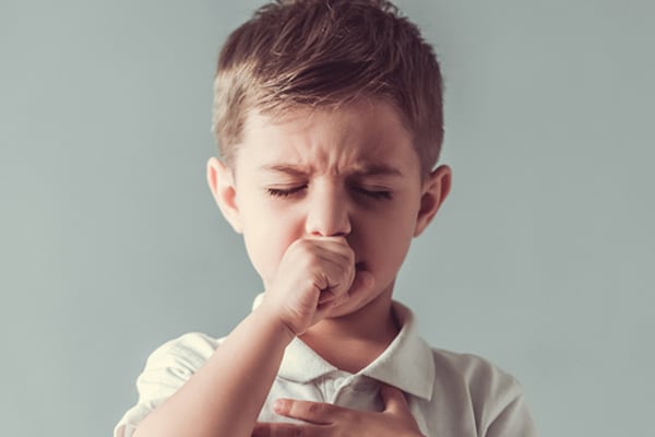 Ho Gà - Nguyên Nhân và Triệu Chứng 2 Những cơn ho kéo dài là một trong các triệu chứng thường thấy của ho gà