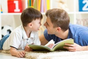 Vì Sao Trẻ Chậm Nói? 3 Chơi đùa, đọc sách với trẻ để khắc phục tình trạng chậm nói
