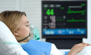 Những Điều Cần Biết Về Hôn Mê 1 Bệnh nhân trong tình trạng hôn mê