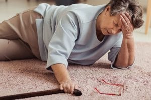 Những Điều Cần Biết Về Hôn Mê 2 Người bị đột quỵ có nguy cơ cao rơi vào tình trạng hôn mê