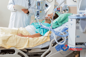 Những Điều Cần Biết Về Hôn Mê 3 Người hôn mê có thể cần hỗ trợ duy trì chức năng sống